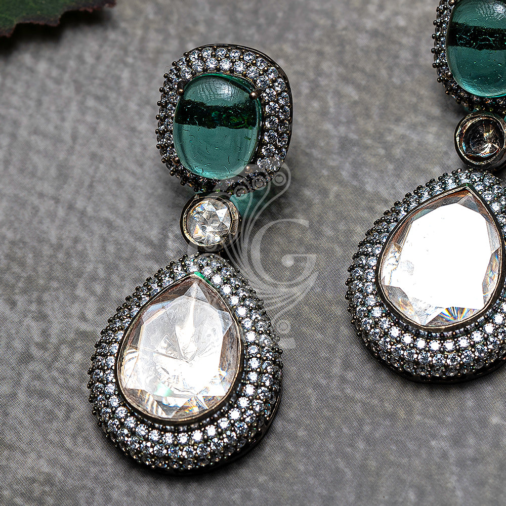 GREEN STONE HANGINGS