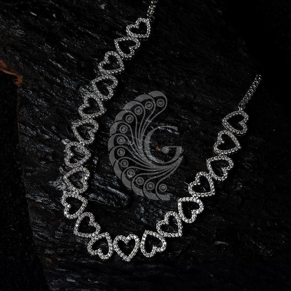 HEART SYMBOL NECKLACE