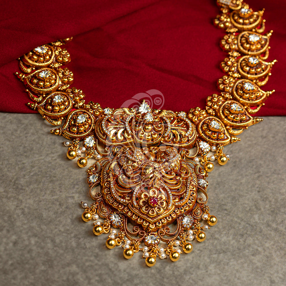 MOSSONITE NAKAS NECKLACE