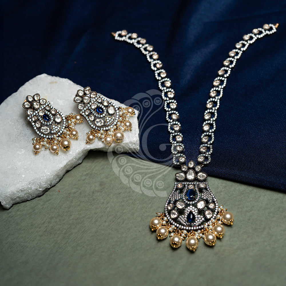 VICTORIAN NECKLACE SET