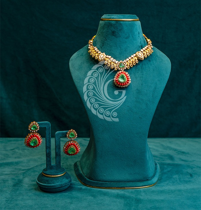 Emerald Teardrop Choker Necklace Set