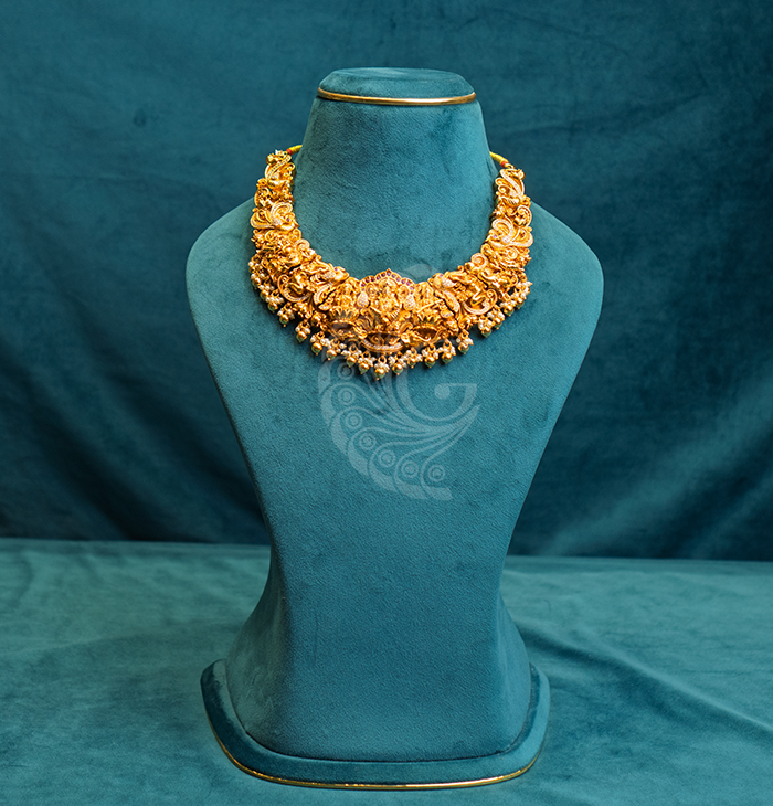 Royal Scrollwork Temple Choker