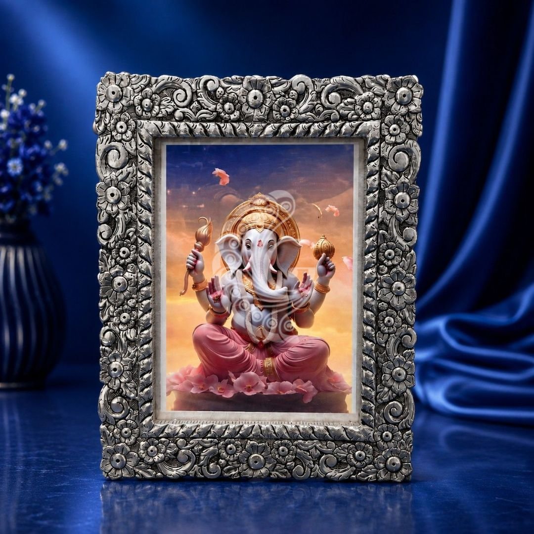 999 Silver Sheeting Ganesha Photo Frame