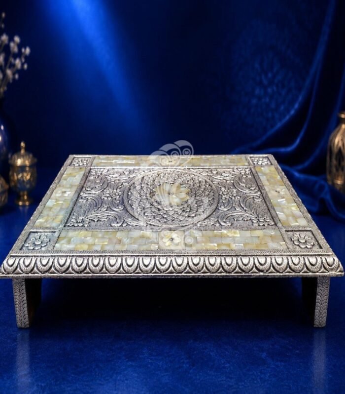 999 Silver Sheeting Pedestal